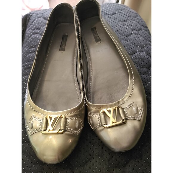 Louis Vuitton Greenish/Grey Patent Leather Oxford Slip on Ballet Flat. Size 40 - Picture 3 of 16